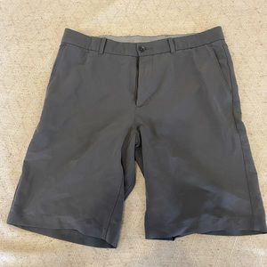 Nike Dri-Fit Golf shorts 32